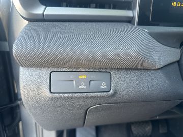 Volkswagen T-Roc - 12