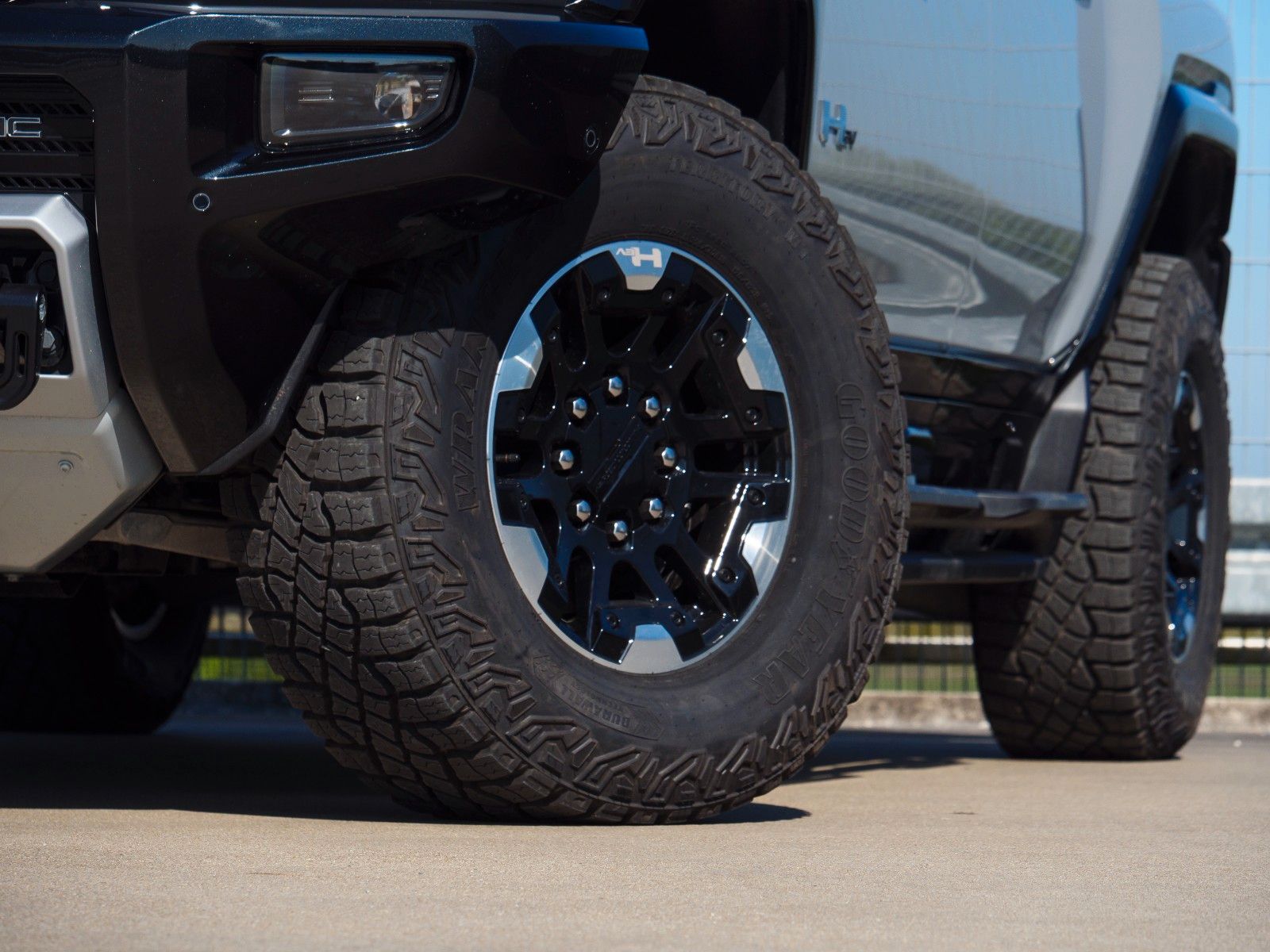 GMC HUMMER EV imagem 2