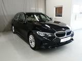 BMW 318d Tour. Adv.,1.Hand,Navi,LED,ACC,HUD,Panorama - BMW 318: Schwarz, Leder