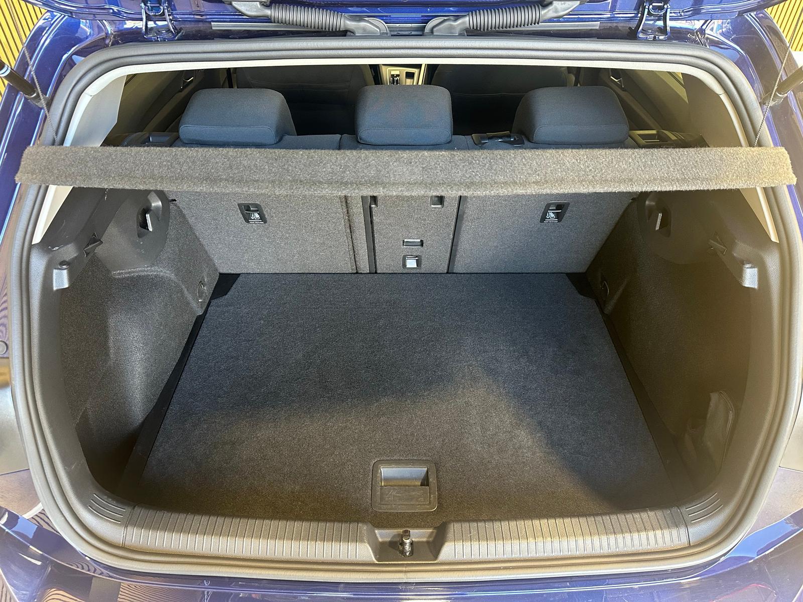 Volkswagen Golf 2.0 TDI DSG Life LED virt.Cock. Navi ACC RF, миниатюра 22
