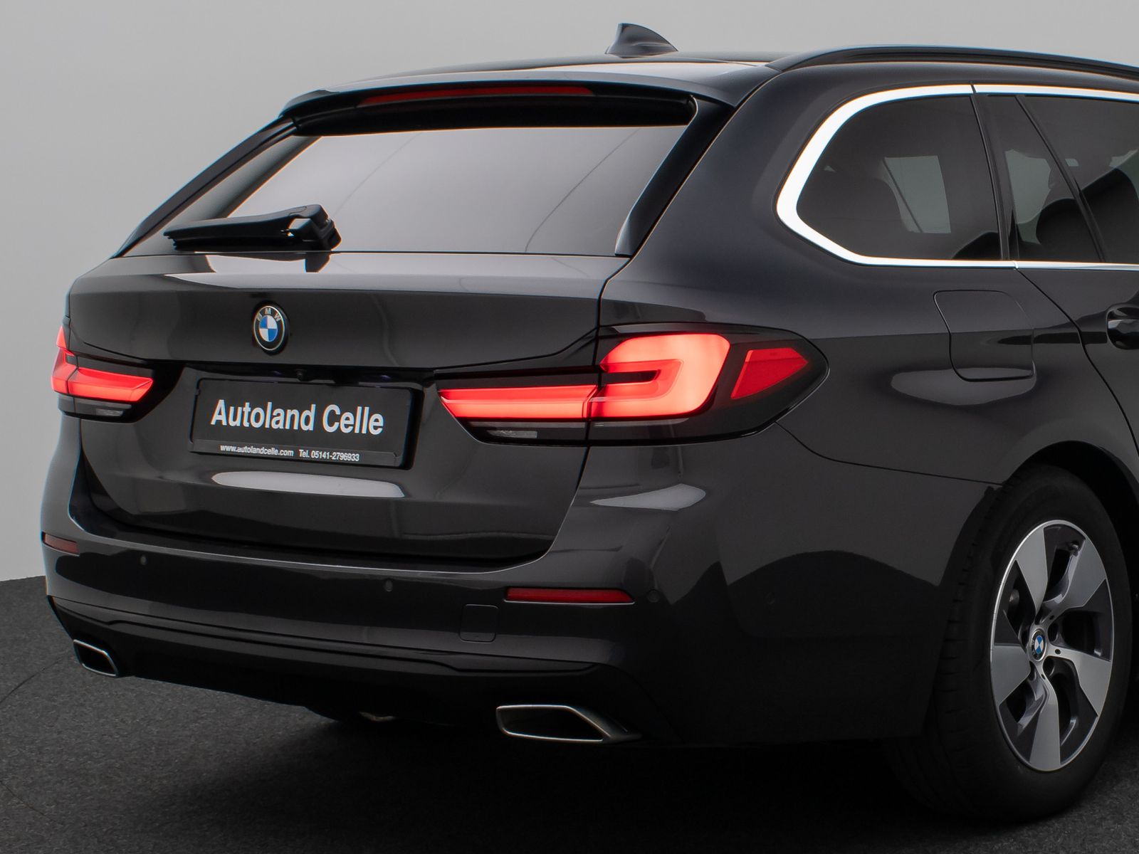 Fahrzeugabbildung BMW 520d Kamera Laser HUD DAB HiFi Stop&Go AHK Sport
