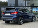 BMW X1 xDrive20i Advantage PA LED RFK Shz. Navi 19"  - BMW X1 in Wiesbaden