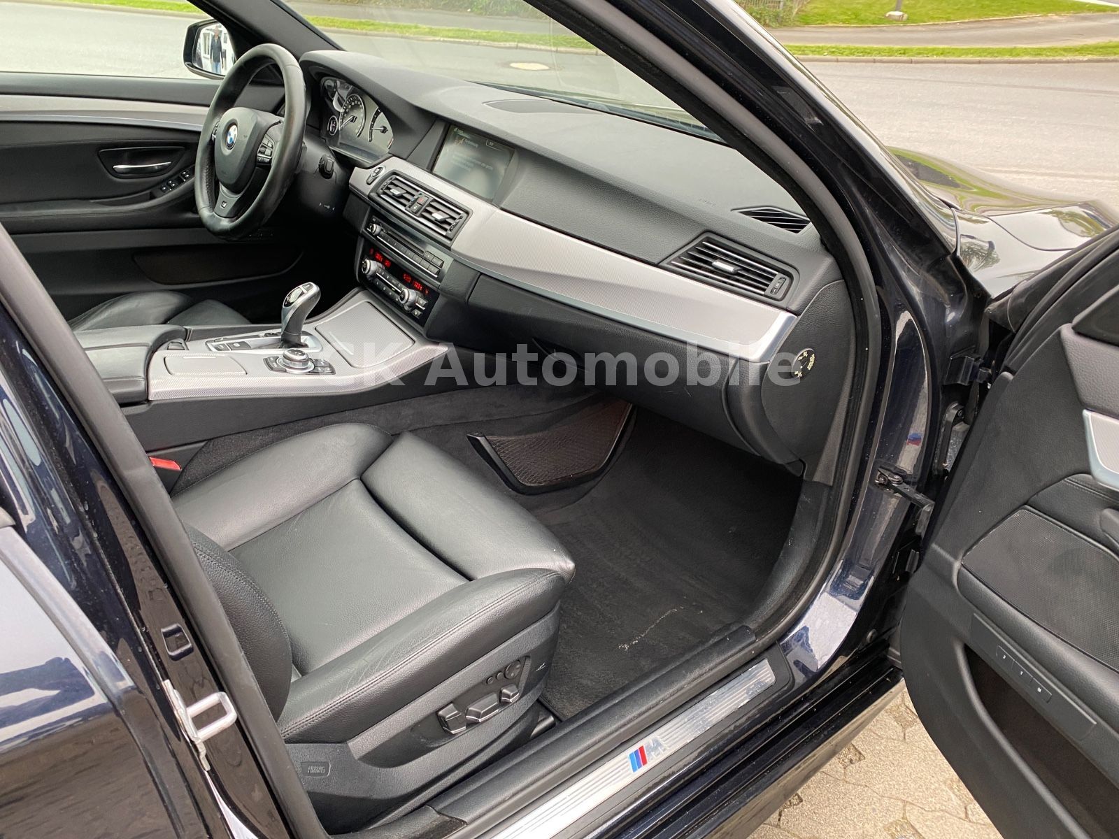 Fahrzeugabbildung BMW 530 d Touring M Sport/Navi/Leder/Pano/Bi-Xenon