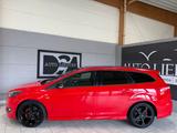 Ford Focus Turnier Sport/ST-Line/SHZ/Lenkr.hz./XENON - Ford Focus: Rot