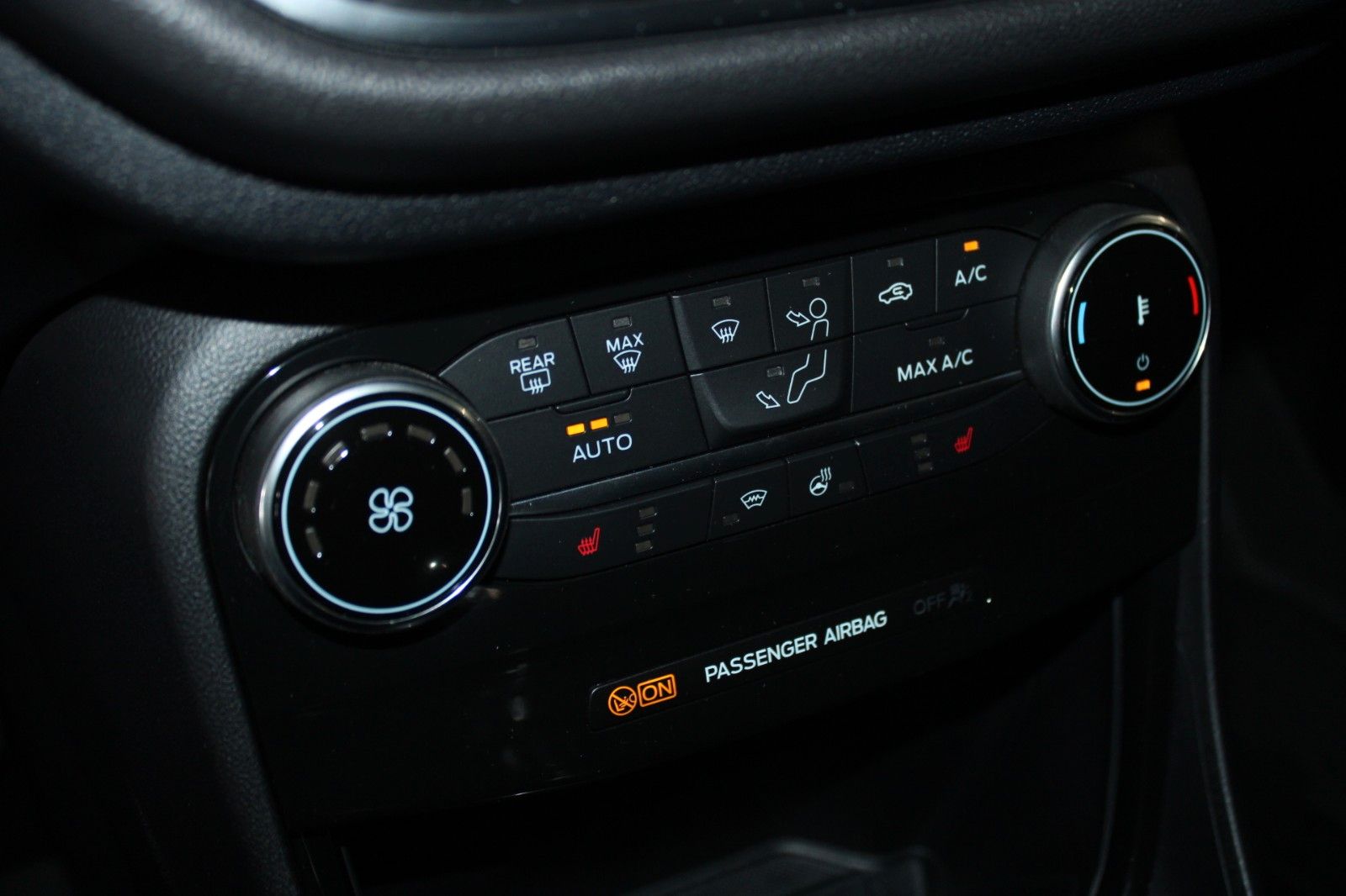 Fahrzeugabbildung Ford Puma MHEV ST-Line LED NAVI Winter Paket PDC 1.Hd