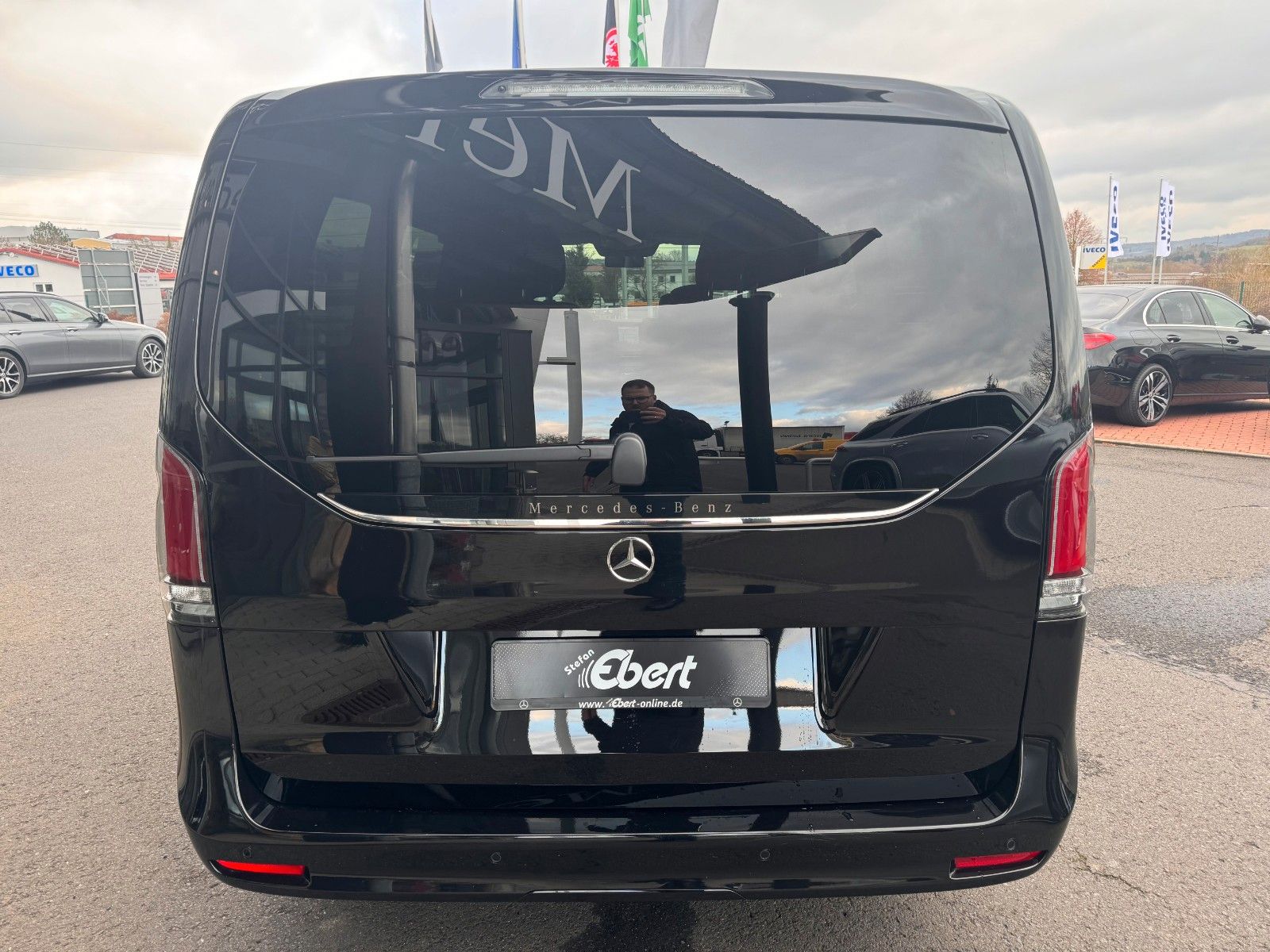 Fahrzeugabbildung Mercedes-Benz V 250 d STYLE el.Tür AHK2,5 DISTRONIC 360Kamera