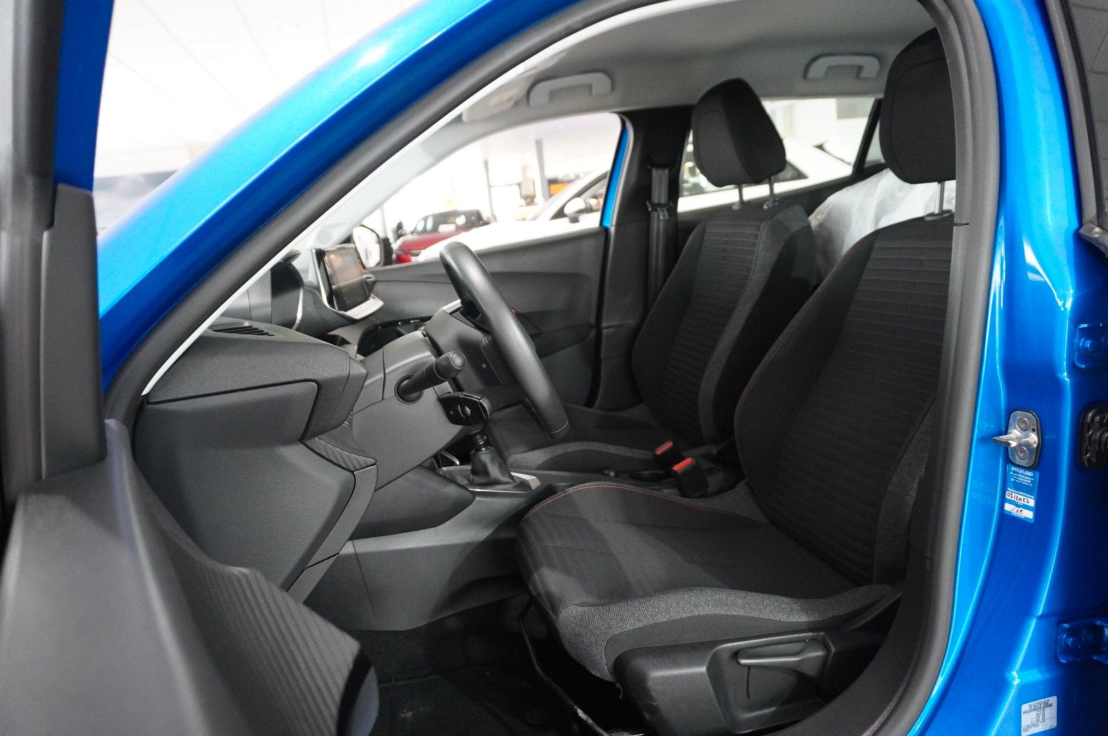 Fahrzeugabbildung Peugeot 2008 1.2 PURETECH NAVI/SHZ/KAMERA/TEMP/DAB+