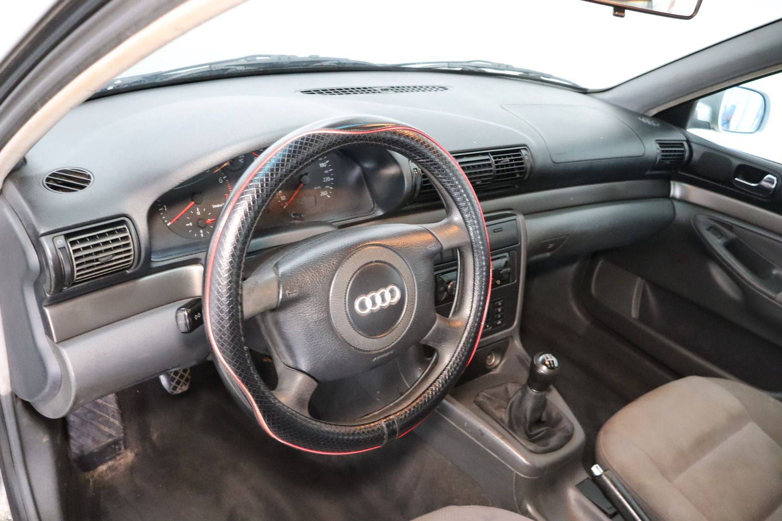 Fahrzeugabbildung Audi A4 1.8 Avant 5V * Klimaautomatik