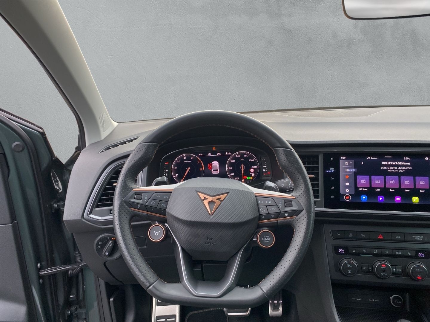 Fahrzeugabbildung CUPRA Ateca Basis AHK-klappbar Navi Digitales Cockpit