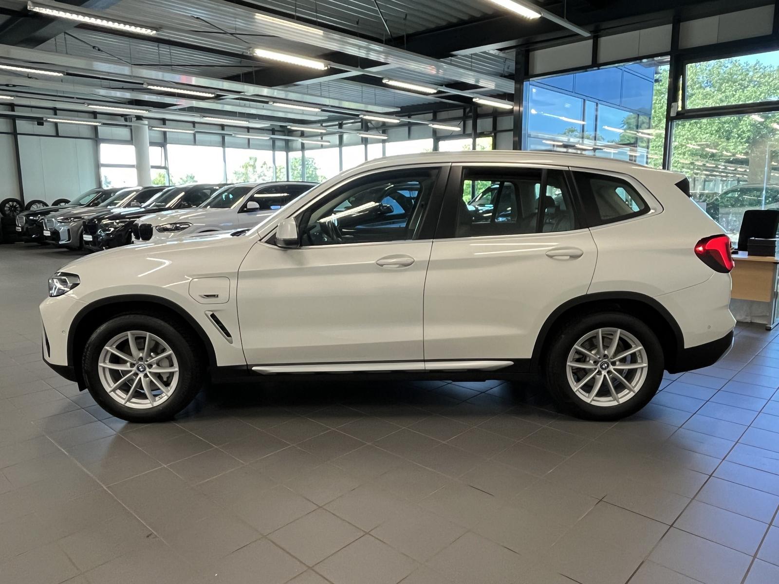 BMW X3 xDrive30e HUD RFK NAVI Standh. LED Laser DAB
