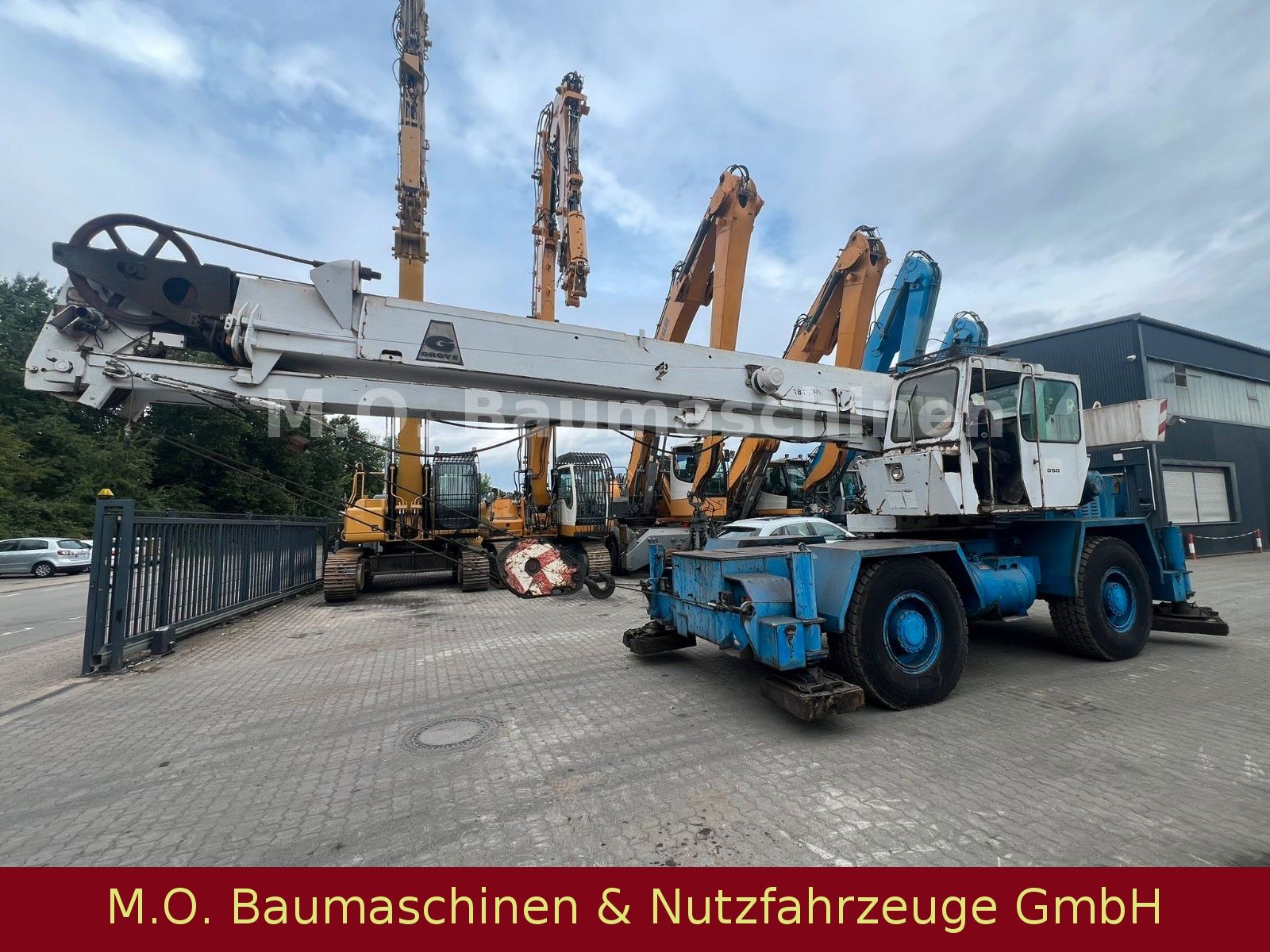 Fahrzeugabbildung Grove Kran / 30T / Waage /