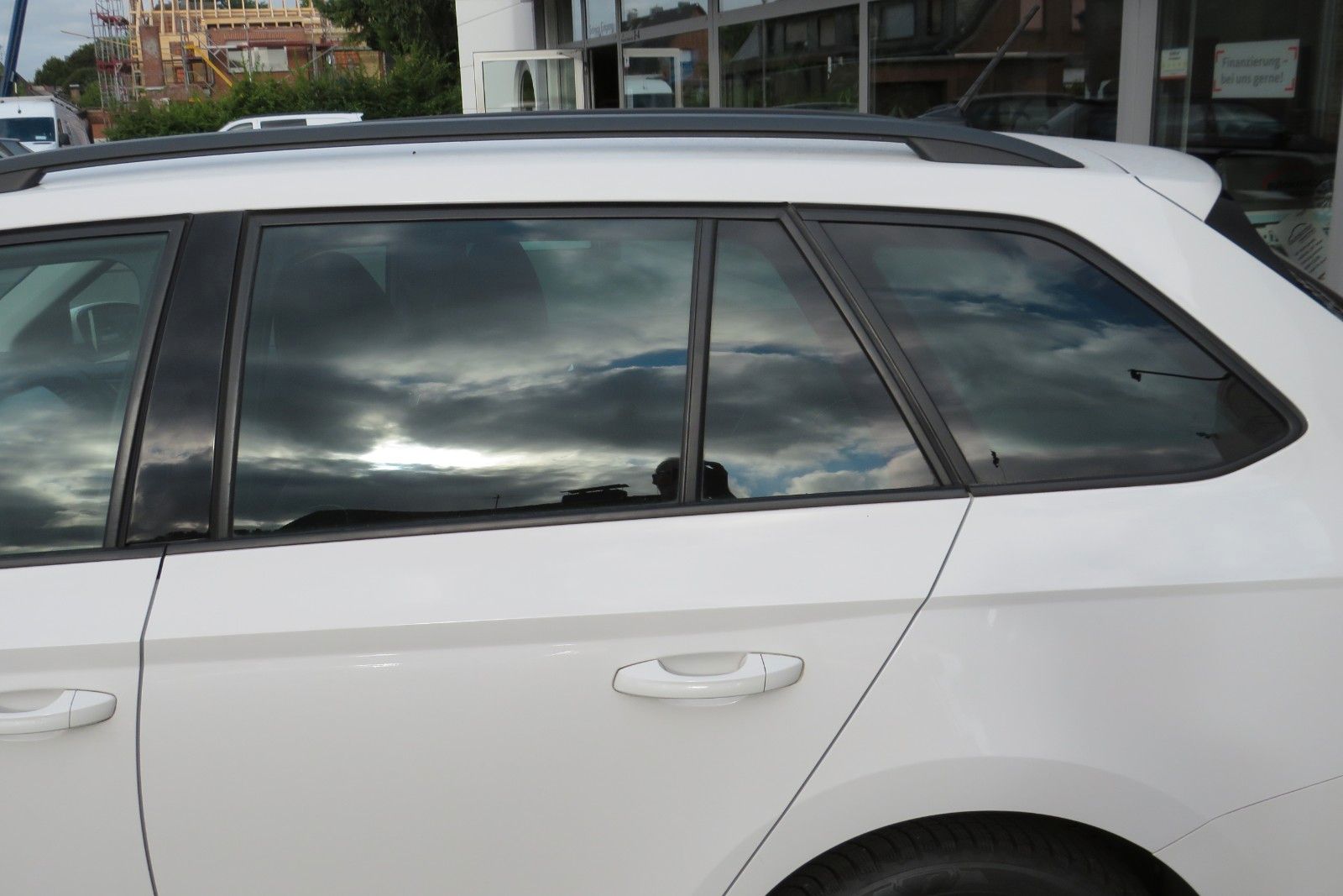 Fahrzeugabbildung SKODA Fabia Ambition DSG PDC NAVI SITZH APP 8-FACH 1.H