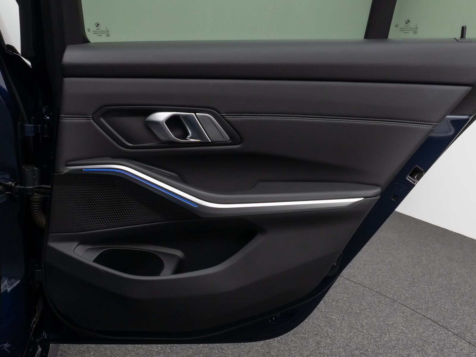 Fahrzeugabbildung BMW 320d Sport Line DAB HiFi PDC Geschwindigkeitsreg
