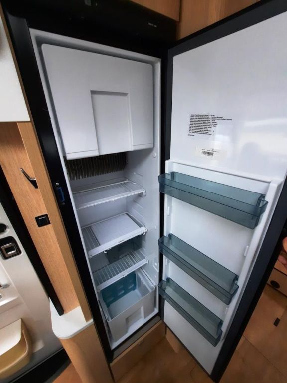 Fahrzeugabbildung HYMER / ERIBA / HYMERCAR B-Klasse 680 Lithium/Solar/Gastank/1.Hand