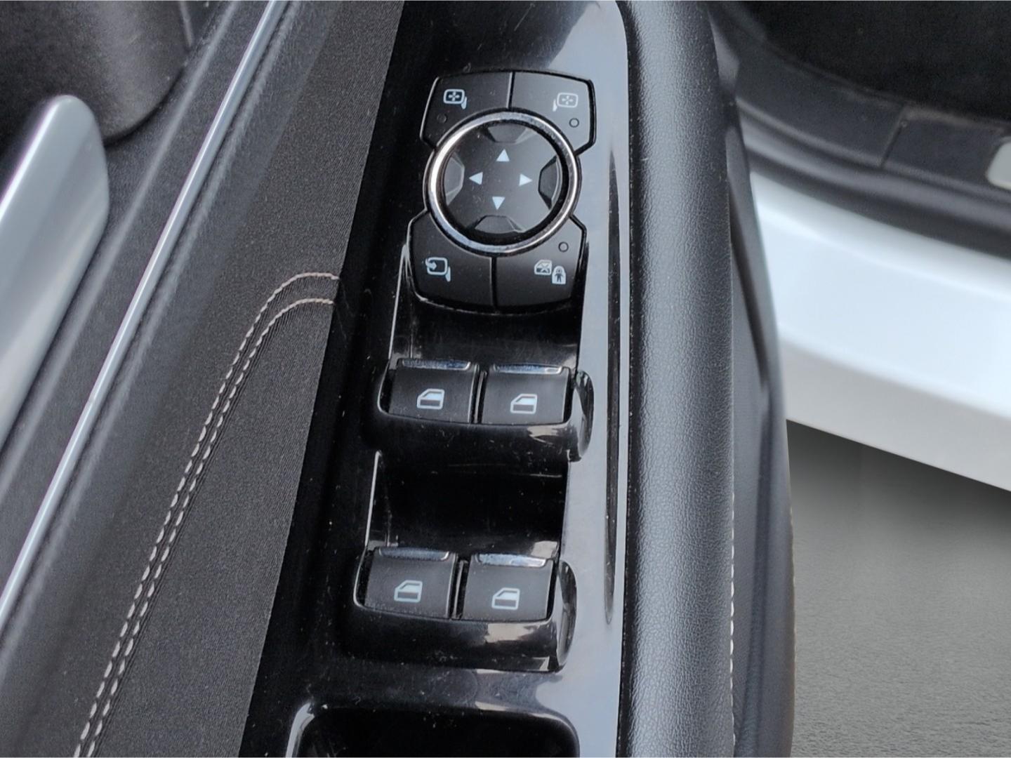 Ford Edge Titanium AWD 2.0D*AHK Panodach ACC B&O Navi