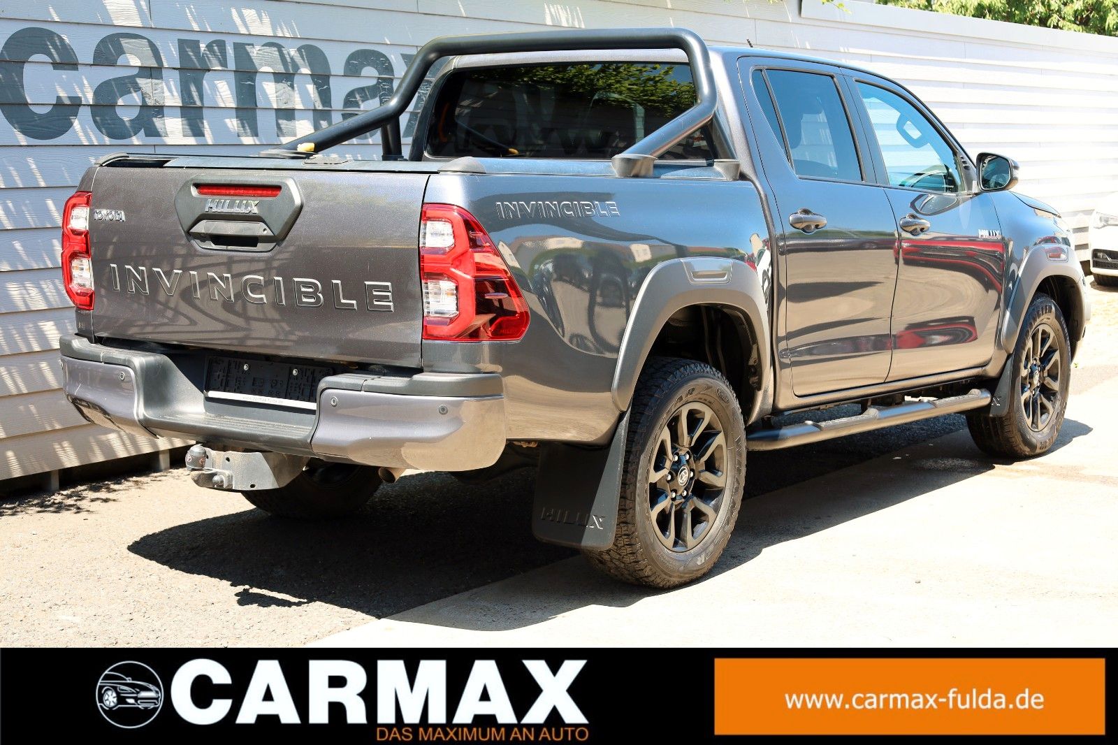Fahrzeugabbildung Toyota Hilux 2.8 D-4D Invincible, Rollbügel, Rollo, AHK