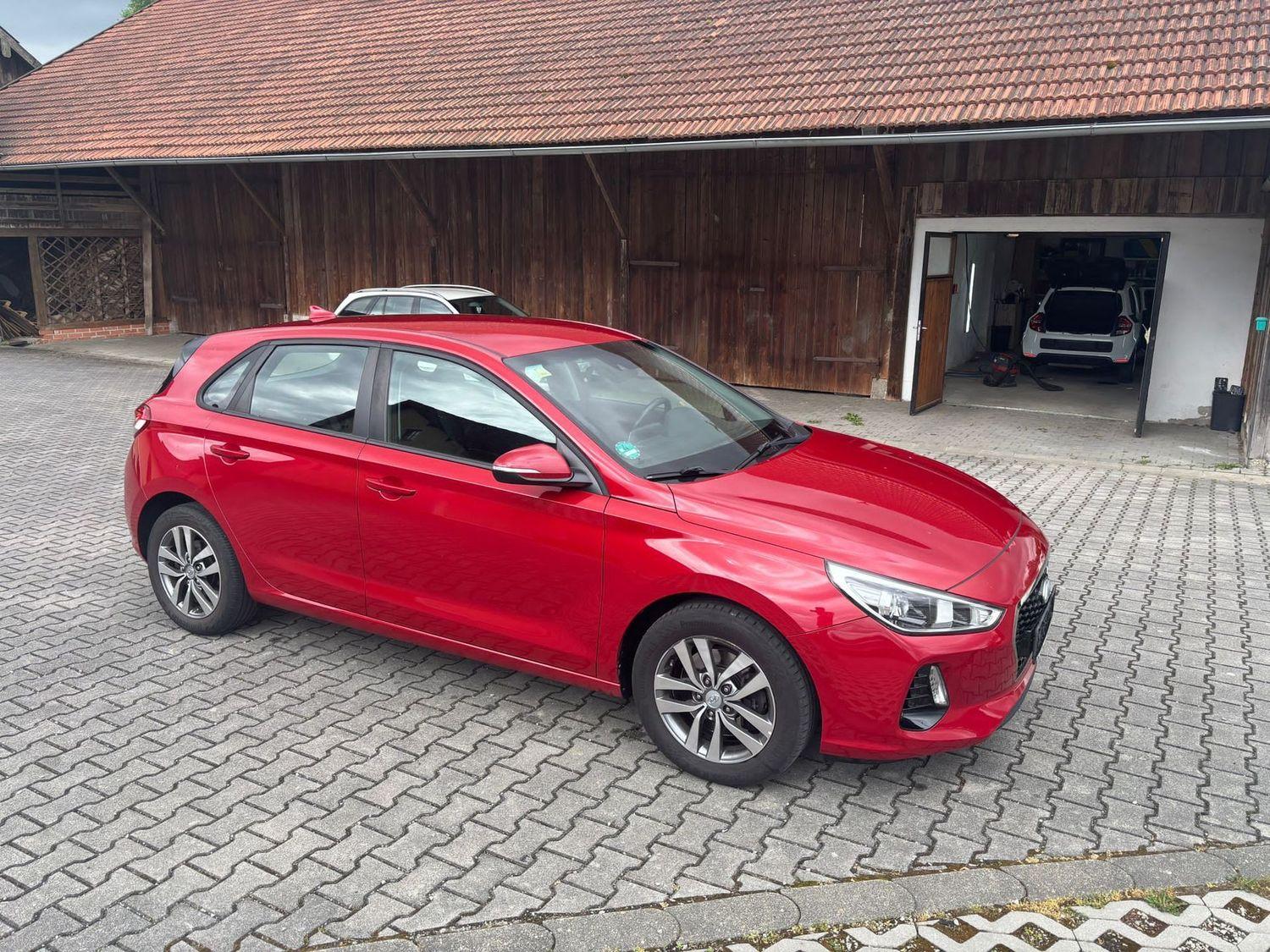 Hyundai i30 Trend Automatik | Navi | Apple Car Play | Si