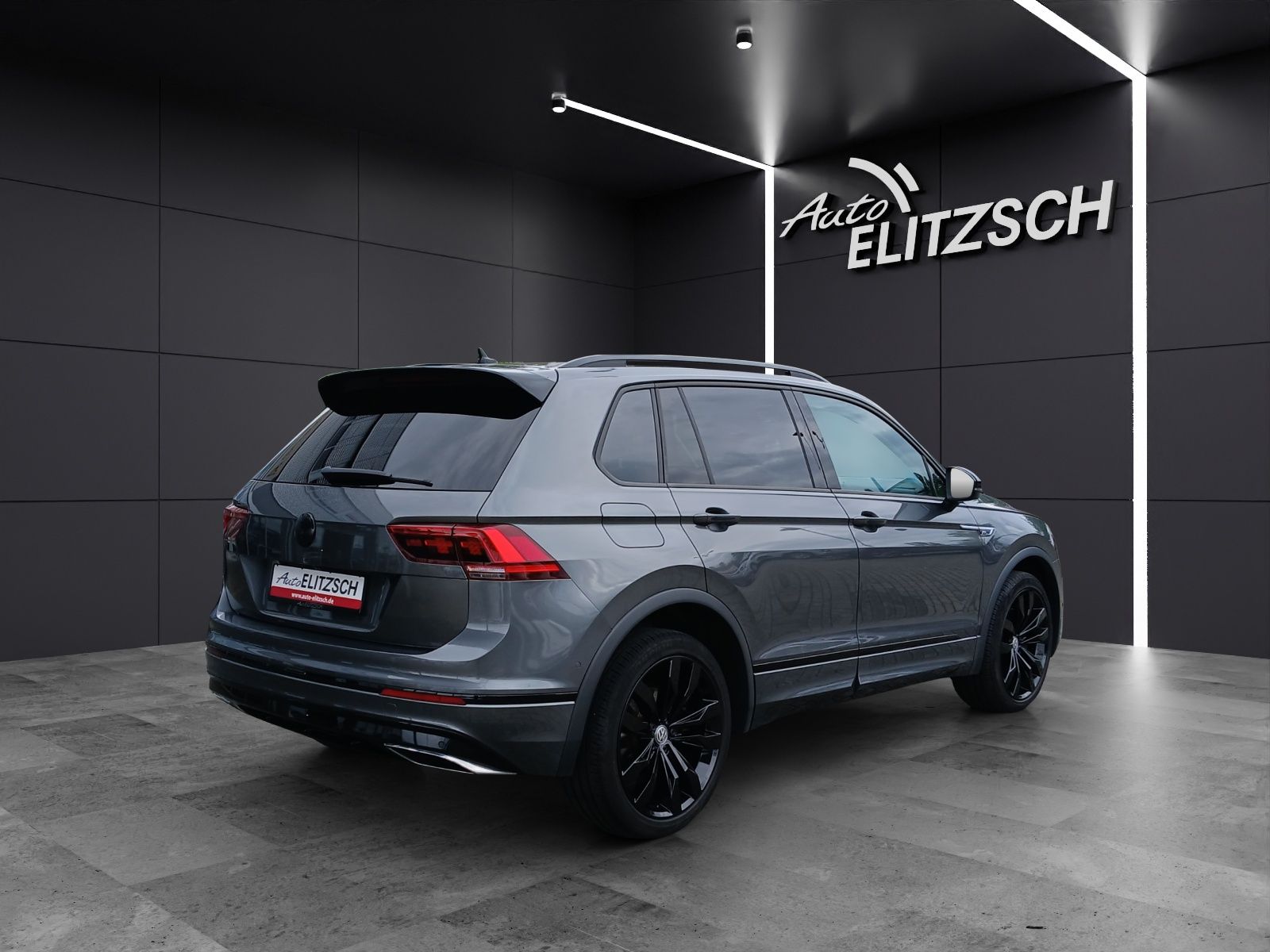 Fahrzeugabbildung Volkswagen Tiguan TDI Highline DSG 4M R-Line LED AHK Navi A