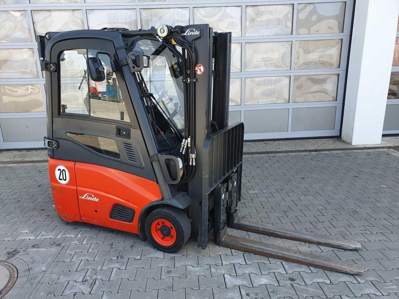 Fahrzeugabbildung Linde E14 - 01 / Triplex: 4.00m! / SS / nur 3.405h!