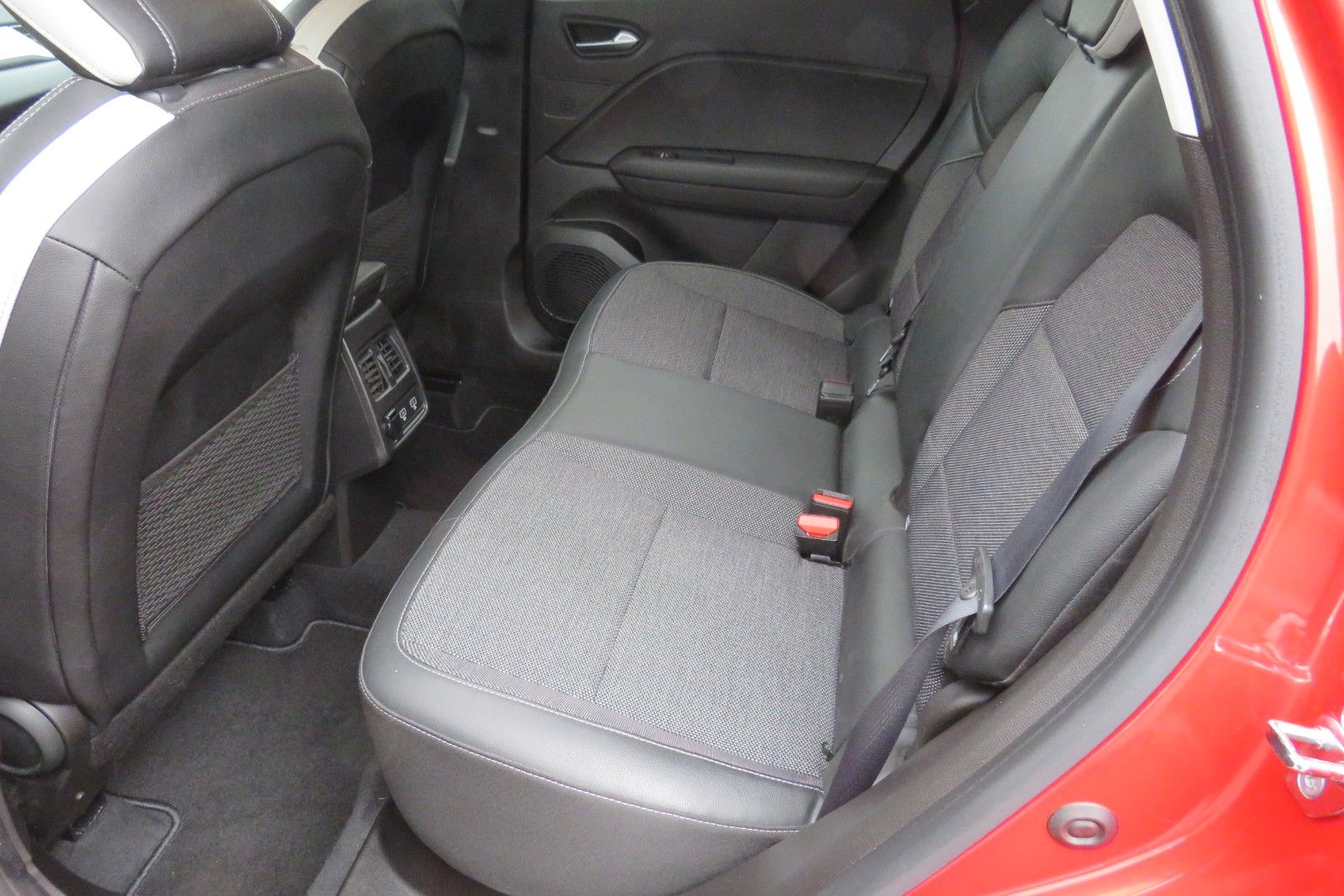 Fahrzeugabbildung Renault Captur II "INTENS" AHK NAVI 18` KAMERA SITZH.
