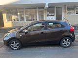 Kia Rio CRDi - Kia Rio aus 2012 mit Diesel-Antrieb