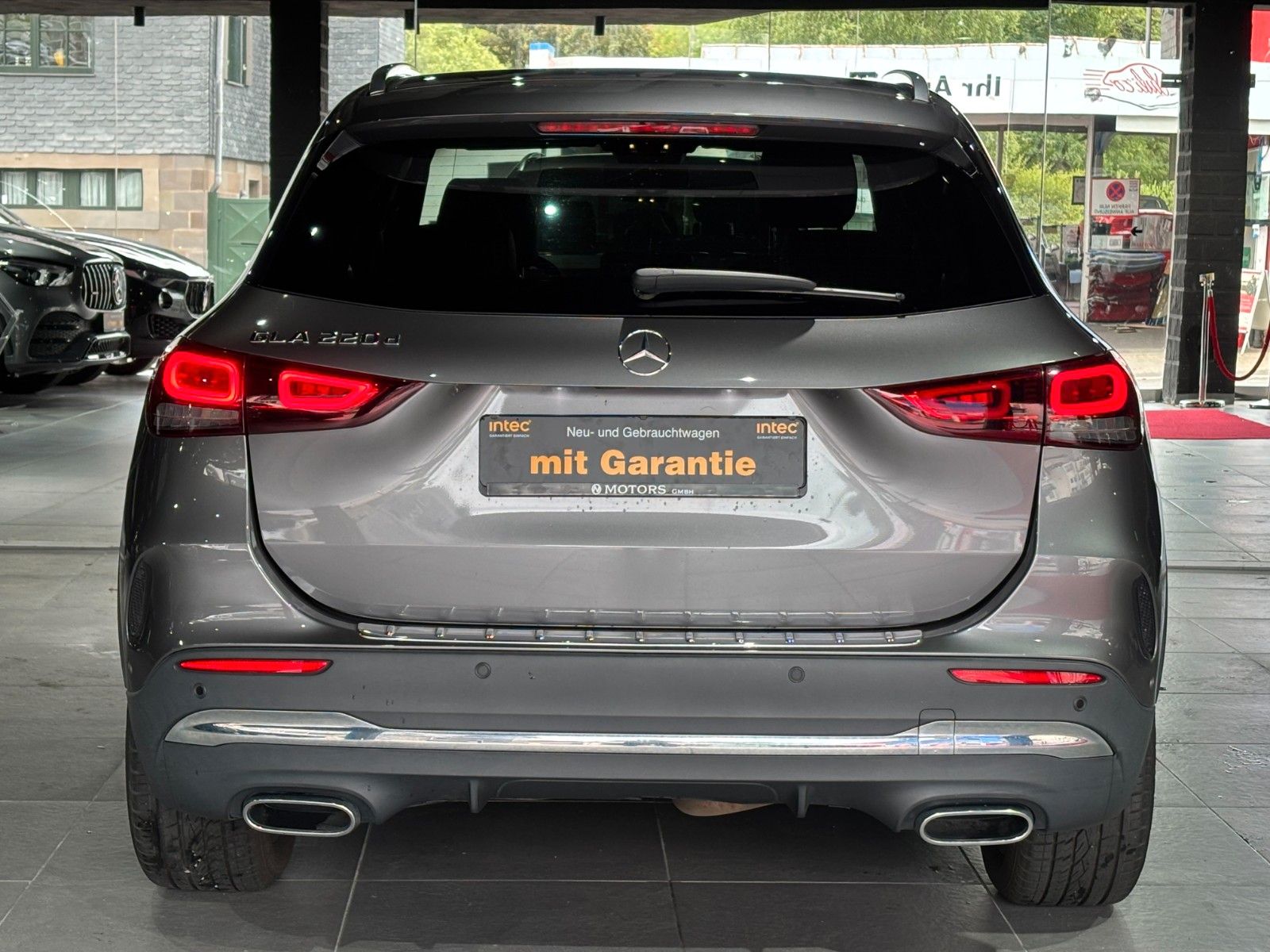 Fahrzeugabbildung Mercedes-Benz GLA 220d //AMG LINE//CARBON/KAMERA/MBUX/AHK/SHZ
