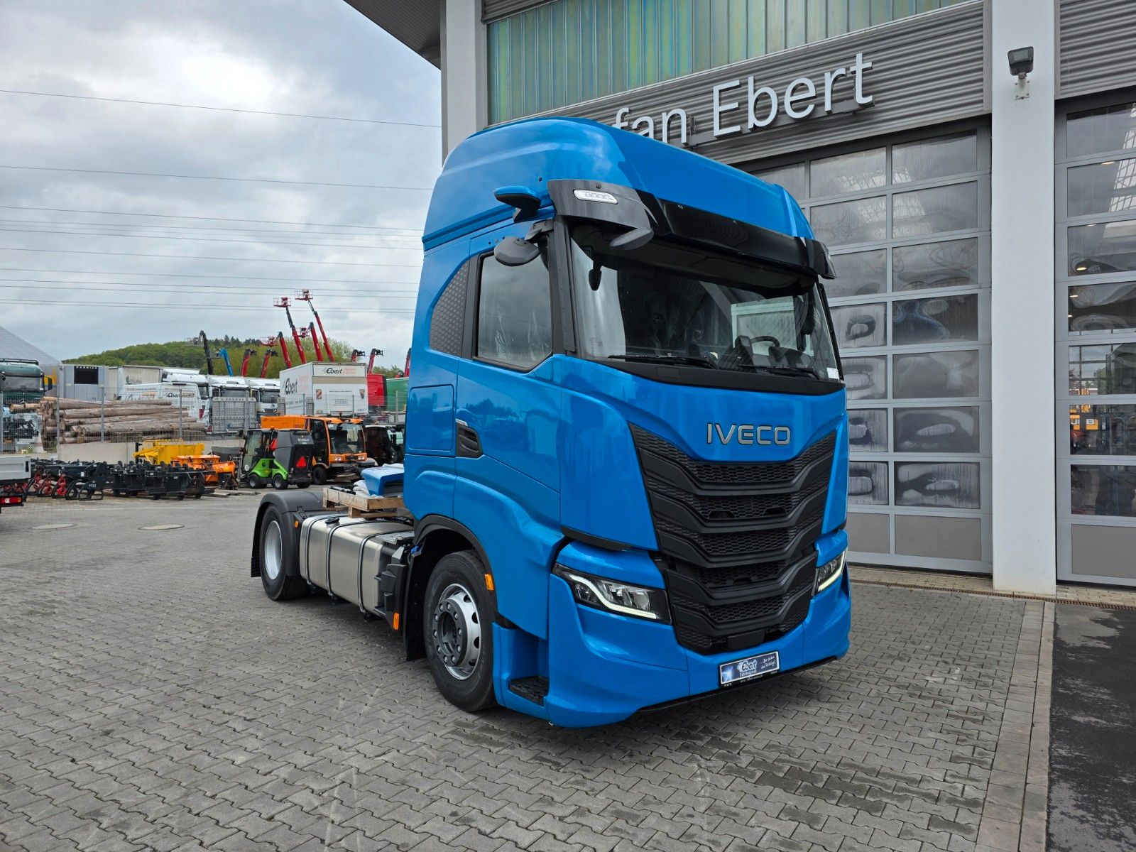 Fahrzeugabbildung Iveco S-Way AS440S50T/P LED Standklima 2 Stück
