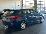 Hyundai i30 cw blue Trend*Automatik*Garantie*LRH*Navi* - Hyundai i30 mit Diesel-Antrieb: Kombi