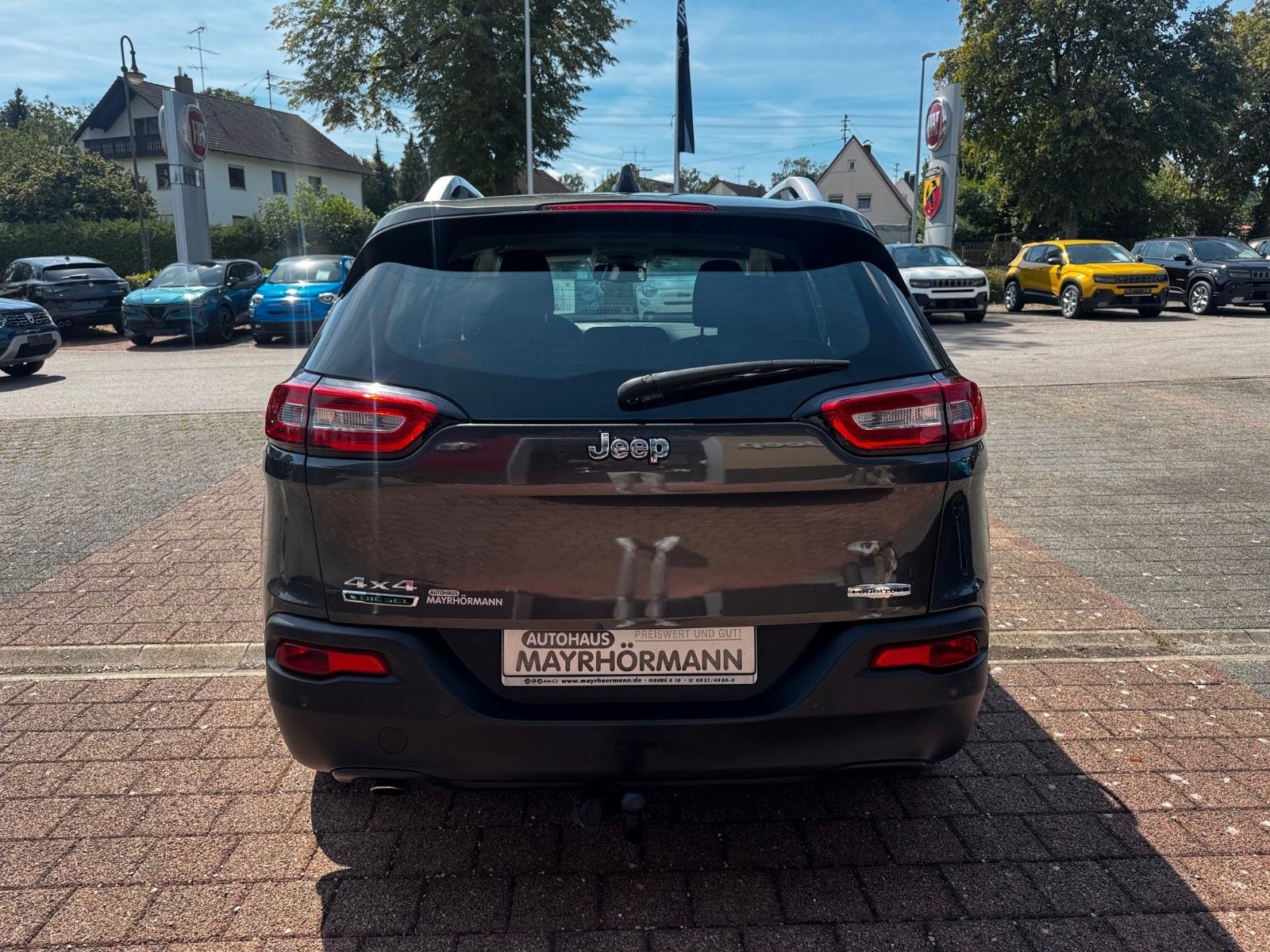 Fahrzeugabbildung Jeep JEEP CHEROKEE LONGITUDE 2.0L 4WD ALLRAD