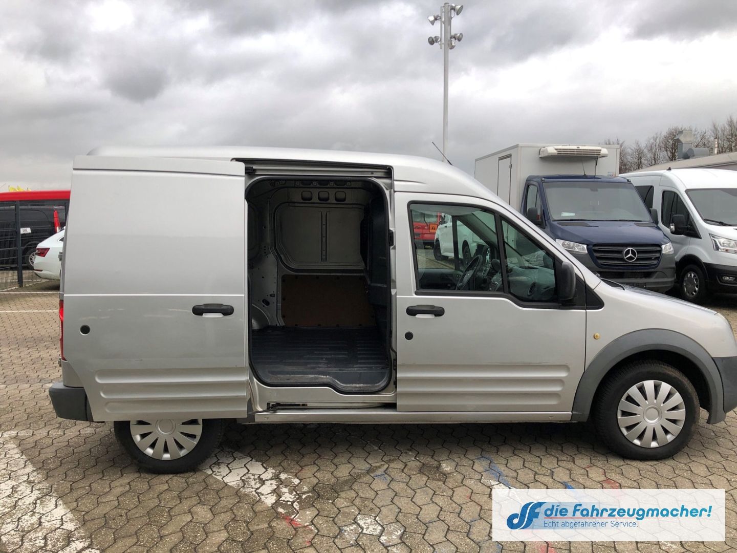 Fahrzeugabbildung Ford Transit Connect Kasten lang 1.8 TDCi DPF PDC Spr