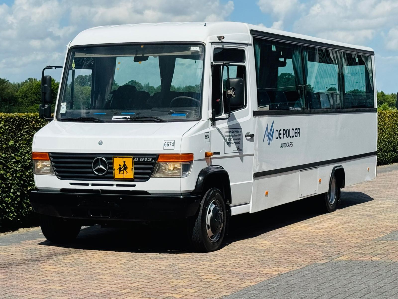 Mercedes-Benz Vario 813 D 39 PERSOONS