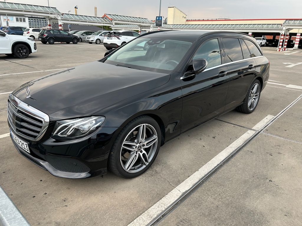 Image of Mercedes-Benz E 220