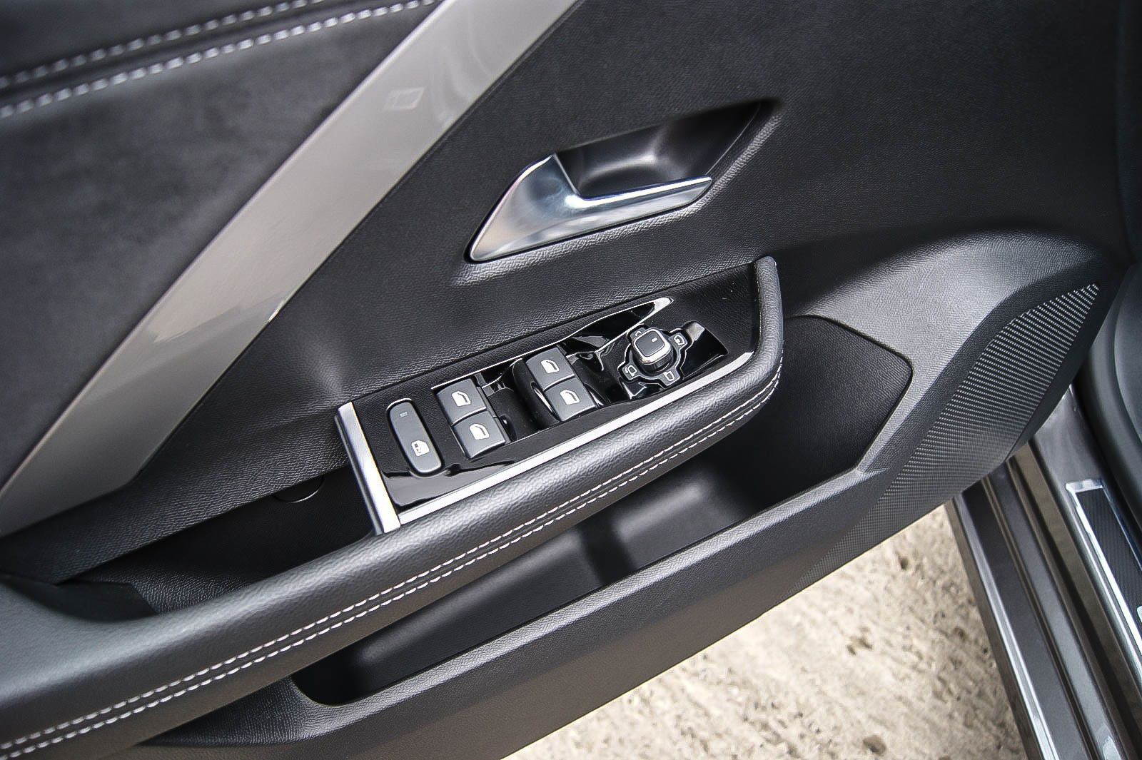 Fahrzeugabbildung Opel Astra L 1.5 Diesel ULTIMATE Aut HEADUP ANHZV LED