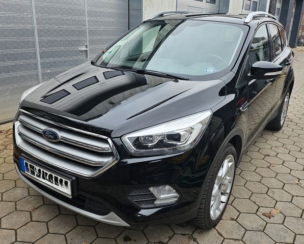 Ford Kuga 2,0 TDCi 4x4 Bi-Xenon Winter-Paket HU neu 