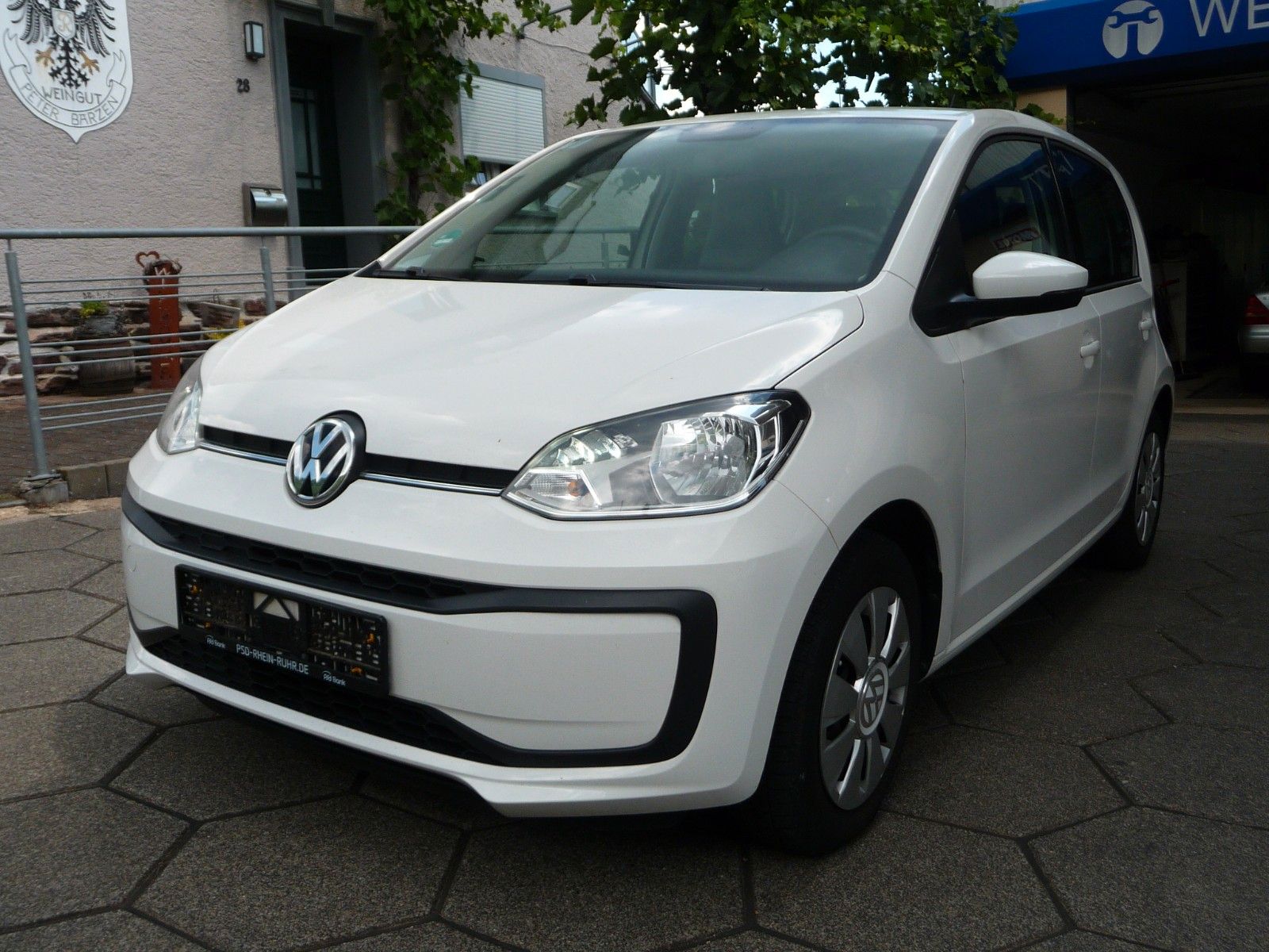 VW up! move up! BMT/Start-Stopp      1. Hand
