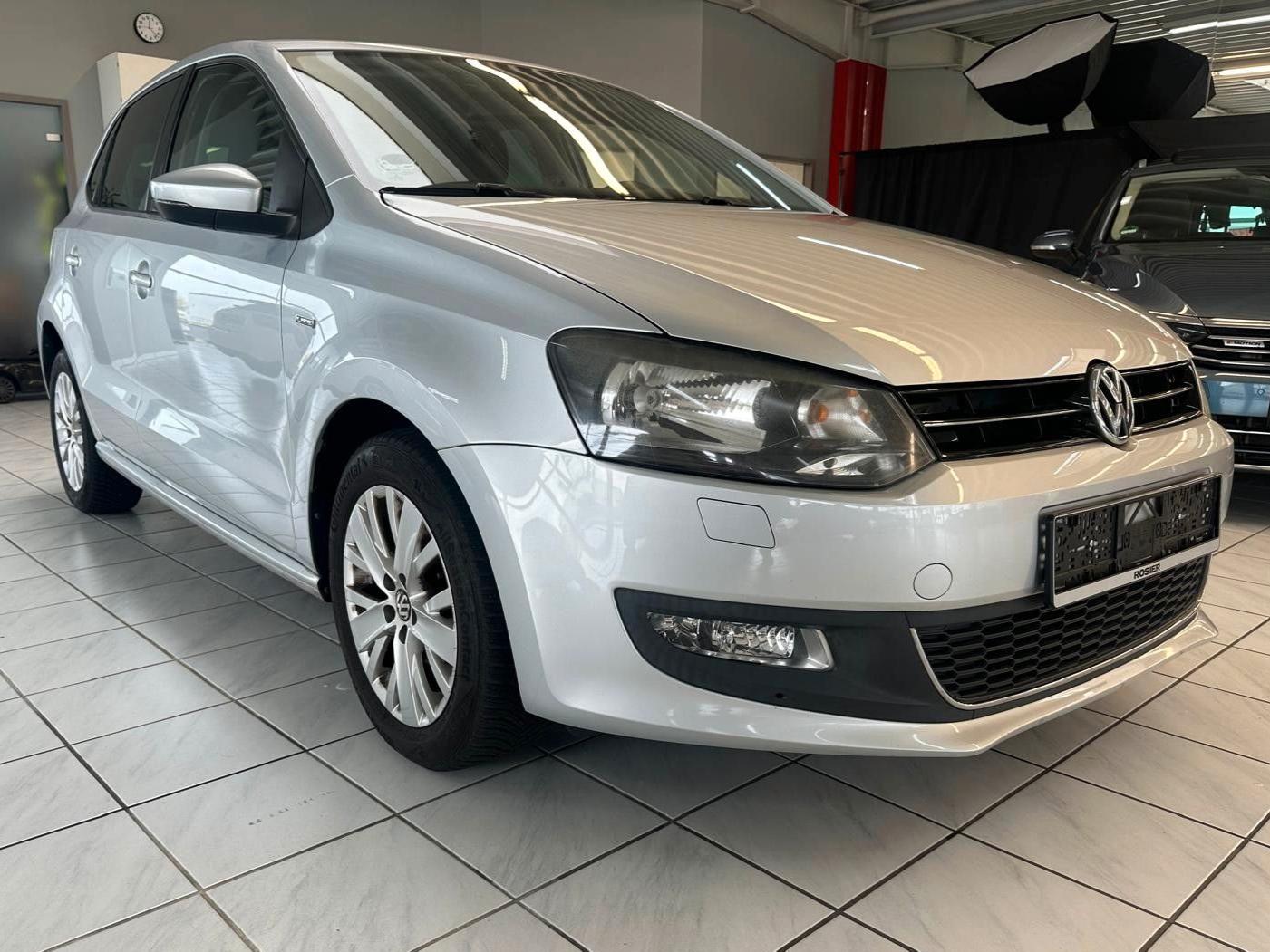 Volkswagen Polo V Life PDC SHZ Winter-Paket 8-fach bereift