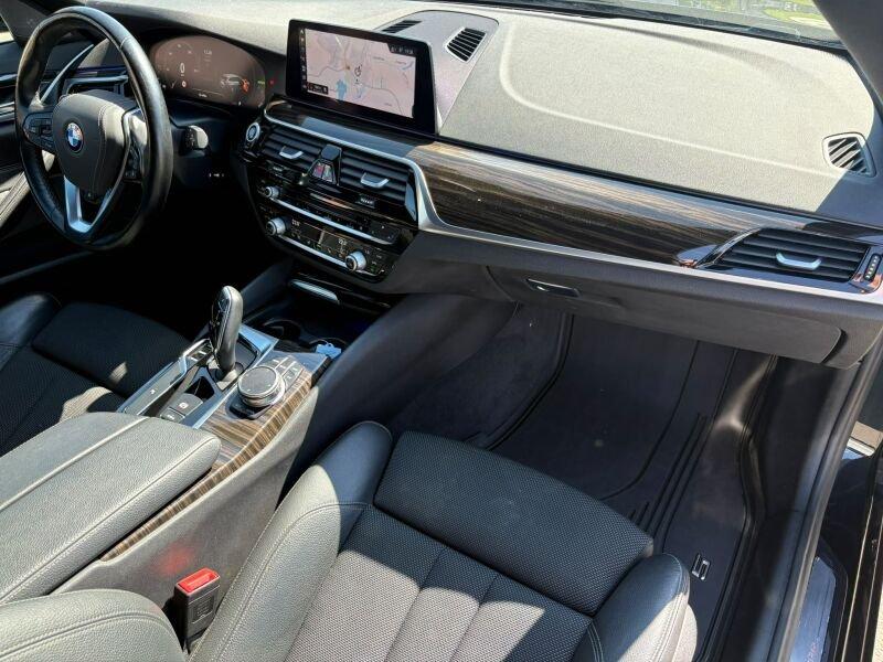 BMW 530d xDrive Touring Sport Line STANDH NAVIPROF