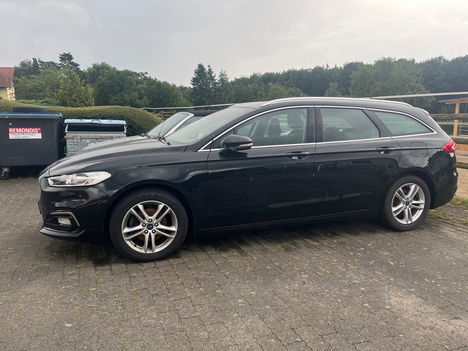 Fahrzeugabbildung Ford Mondeo Turnier Titanium NAV SHZ PDC 17"