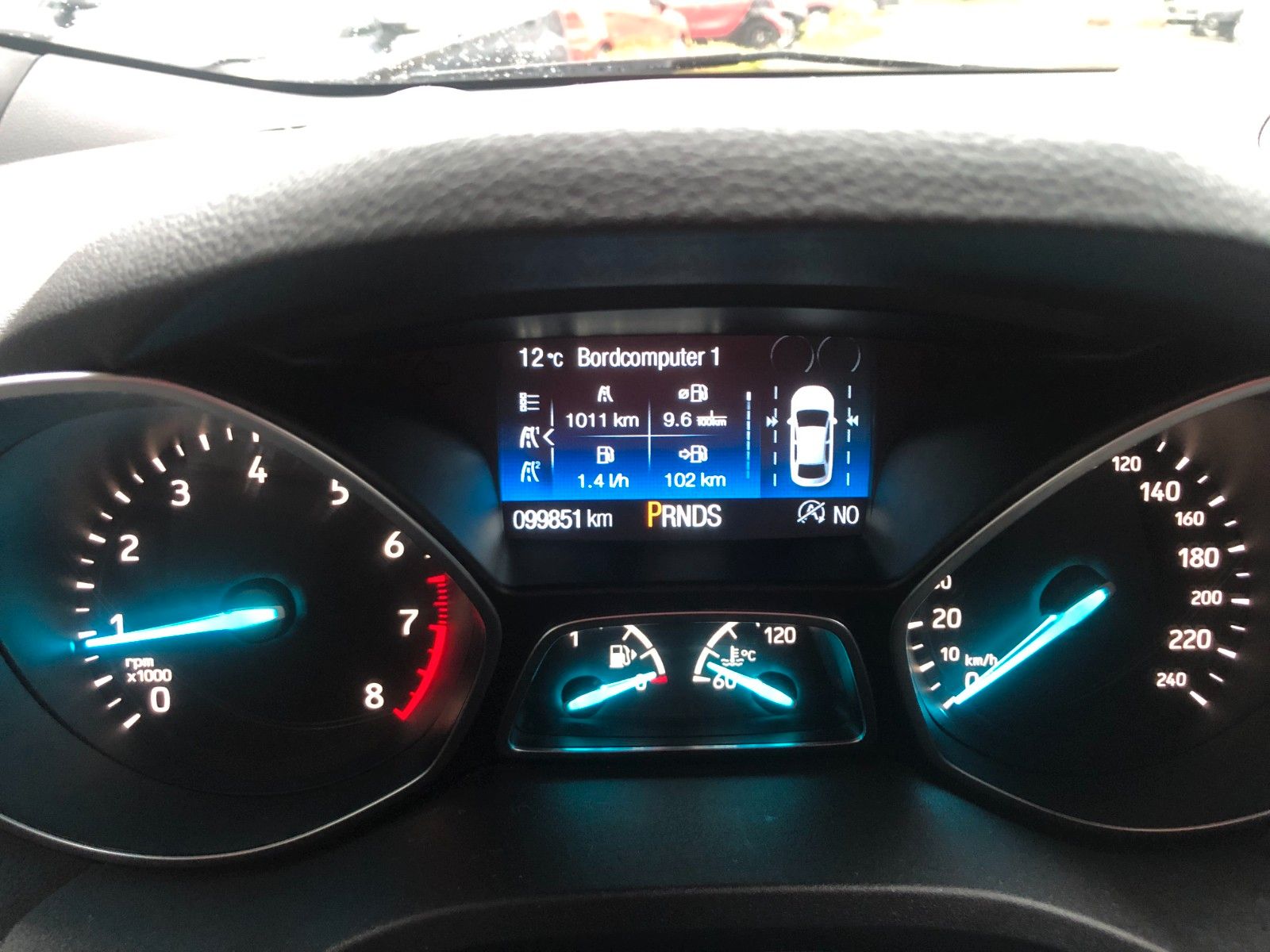 Fahrzeugabbildung Ford Kuga ST-Line 1.6 Automatik / Schiebedach