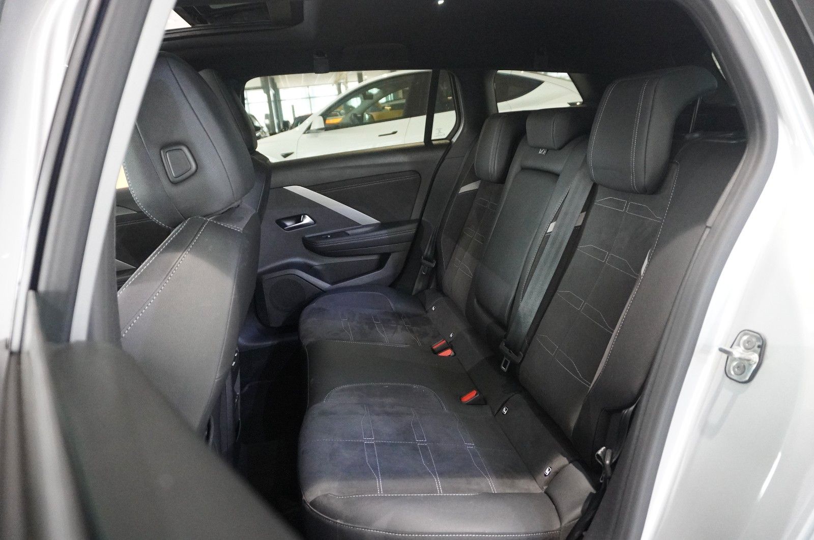 Fahrzeugabbildung Opel Astra L ST 1.5D ULTIMATE NAVI/LED/360°/PANO/DAB+