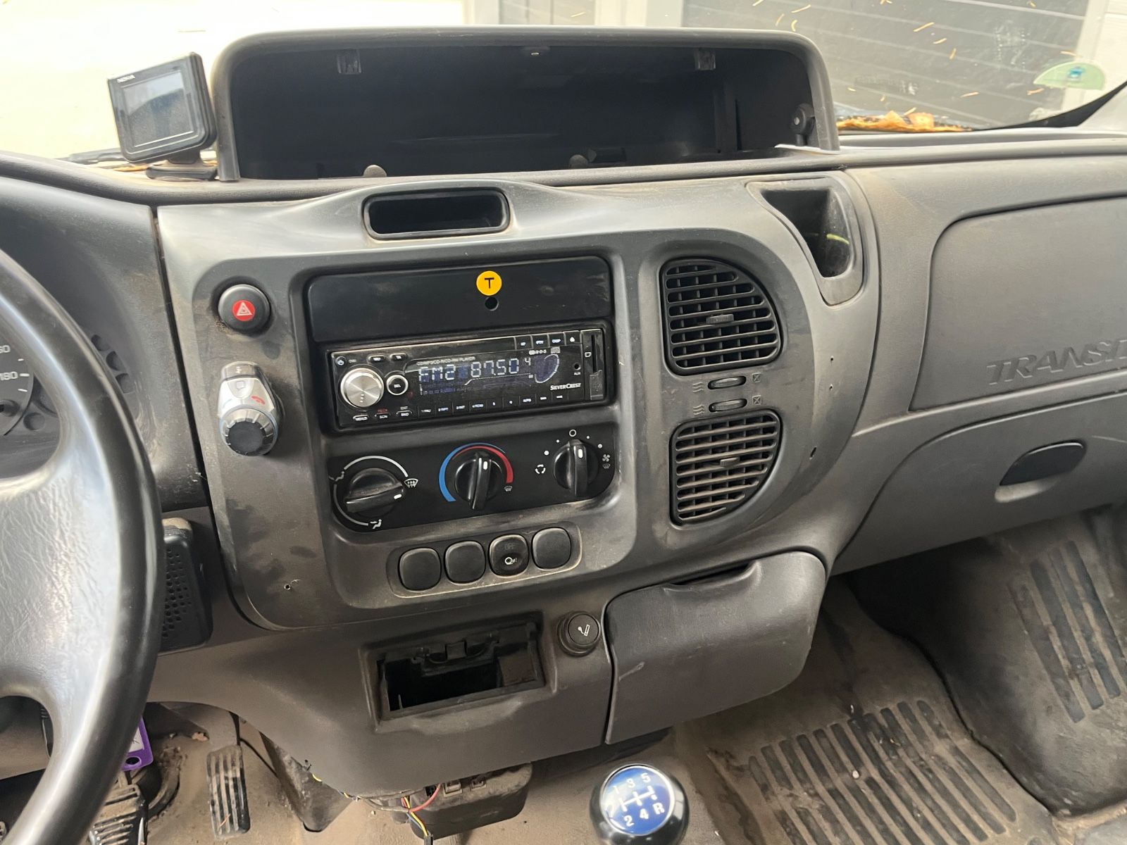 Fahrzeugabbildung Ford Transit Pritsche 2.4 FT 330 Mittel