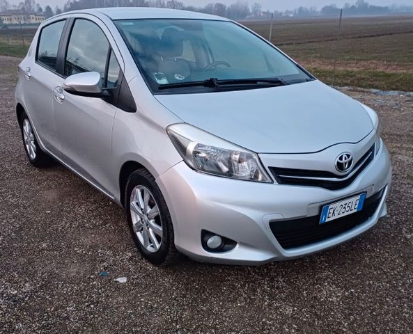 Toyota Yaris 1.0 5 porte Lounge