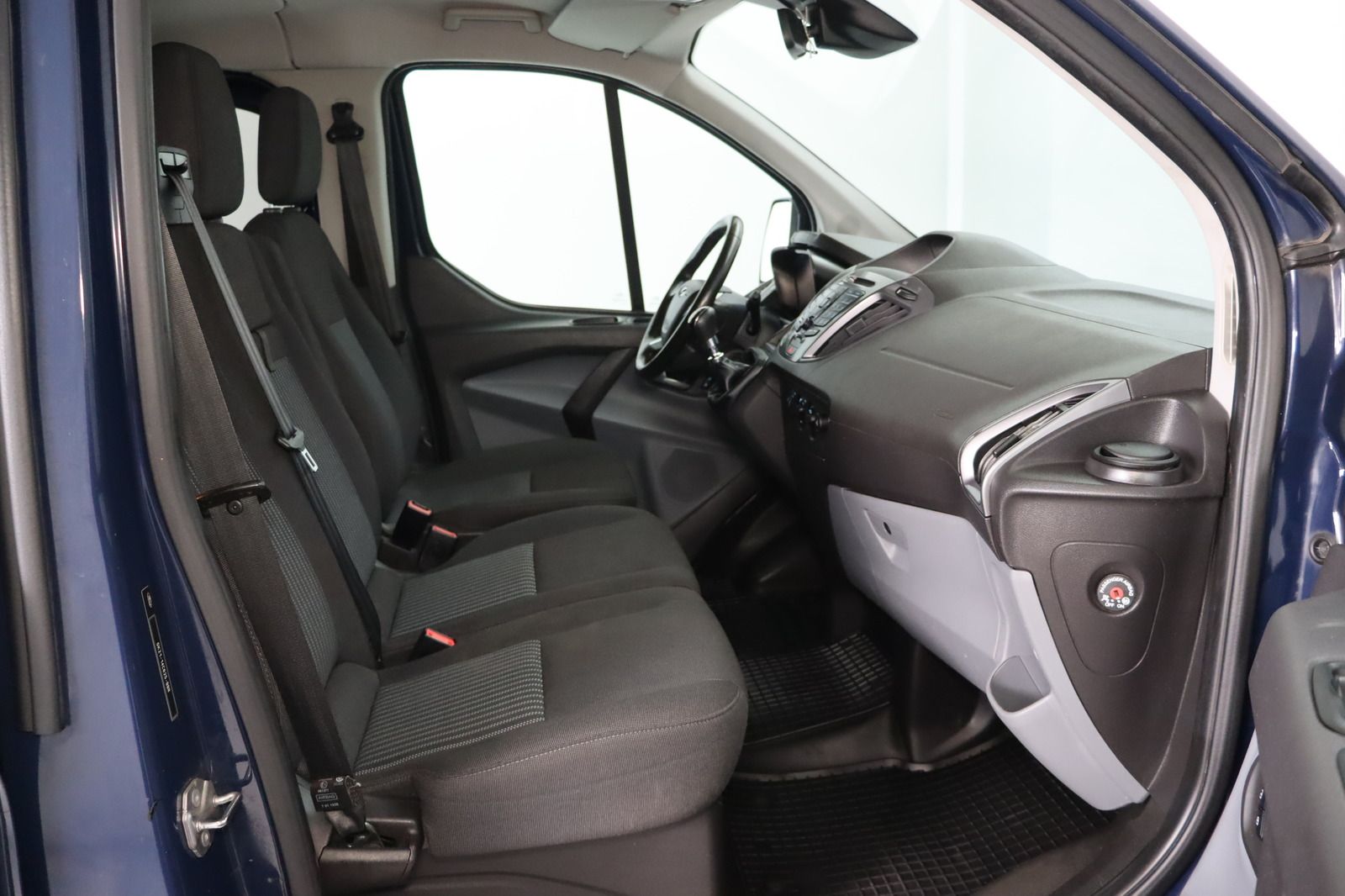 Fahrzeugabbildung Ford Transit Custom Kombi 310 L1 H1 Trend 2.0 EcoBlue