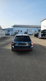 Skoda Octavia 2.0 TSI RS Combi RS - Skoda Octavia von privat