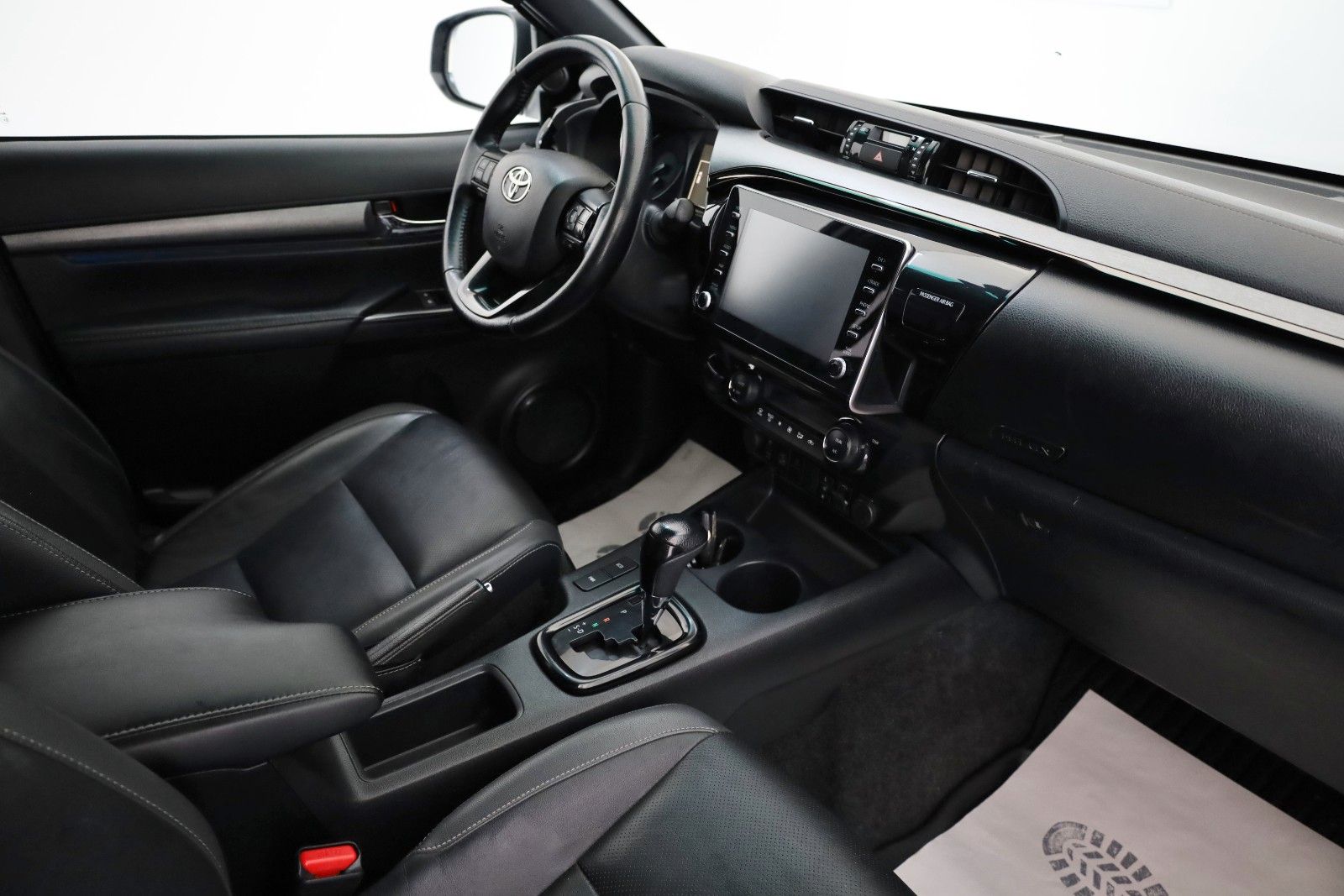 Fahrzeugabbildung Toyota Hilux DoKa Invincible,Leder,ACC,HardTop,AHK