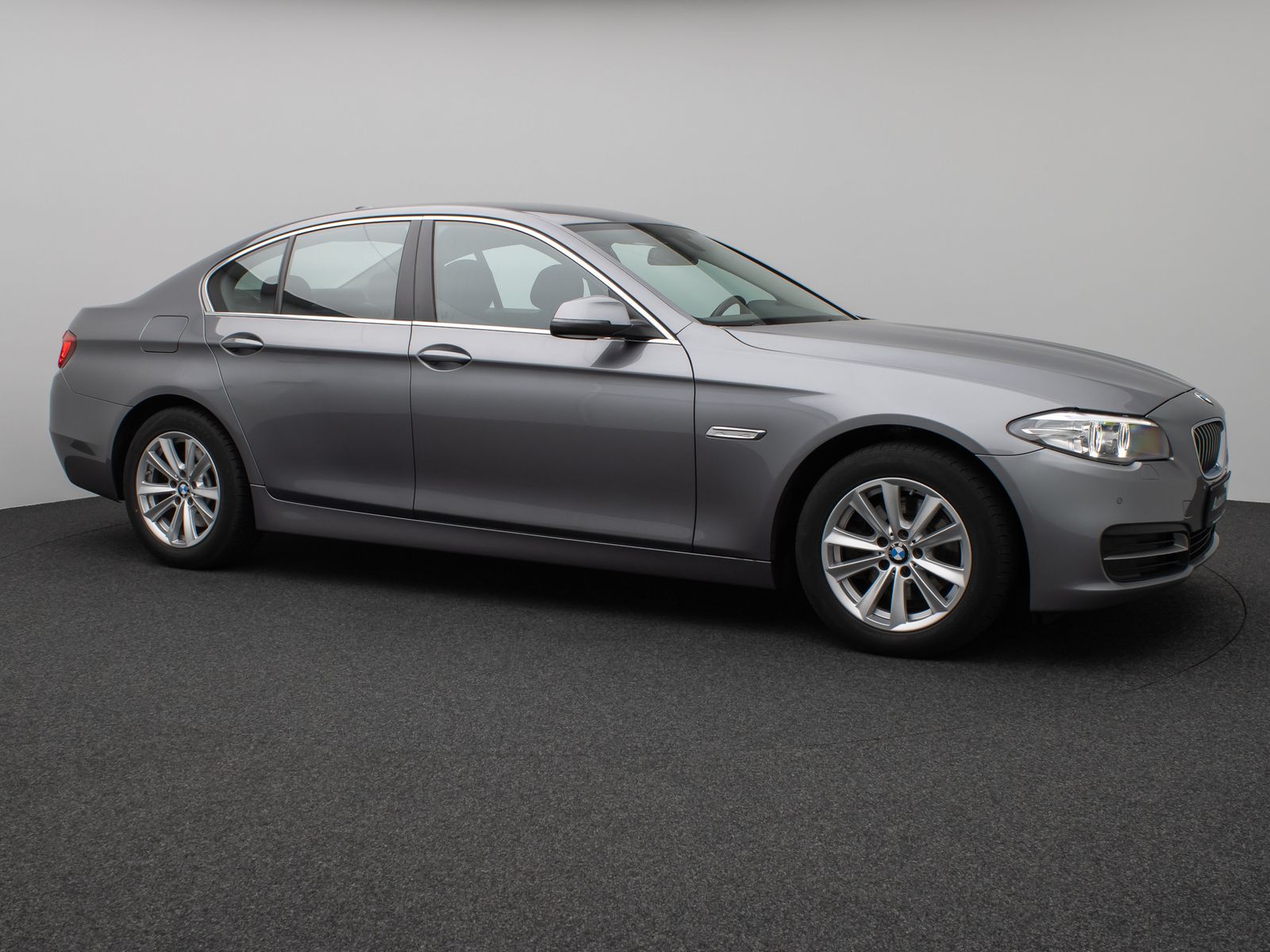 Fahrzeugabbildung BMW 520d Navi Sitzhzg Bi-Xenon PDC Tempomat