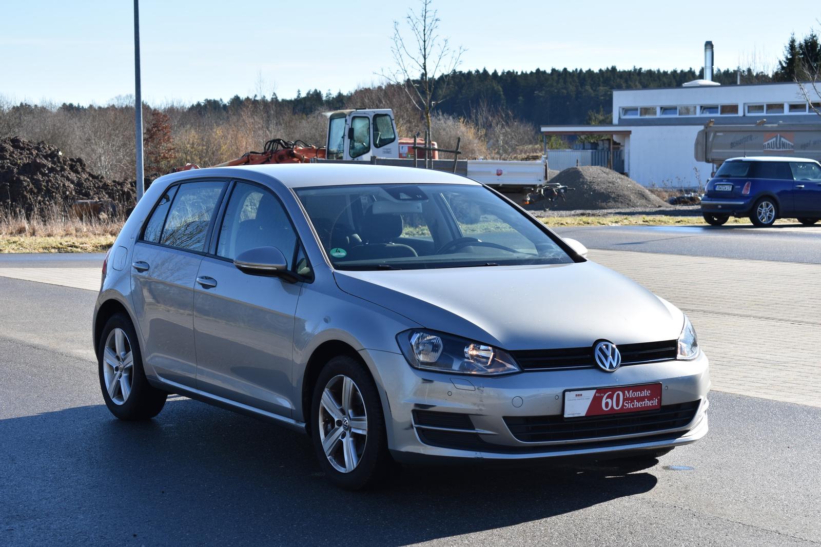 Volkswagen Golf VII*1.6TDI*Comfortline*DSG*Kamera*AHK*SHZ