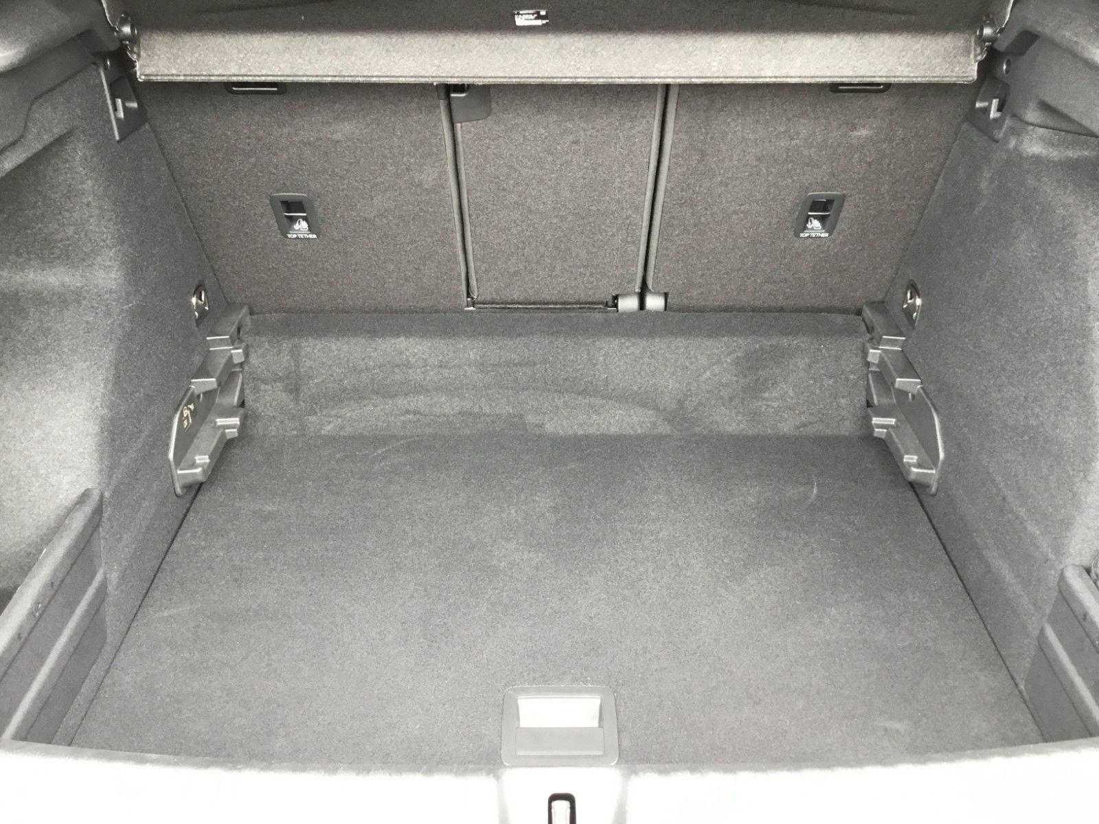 Fahrzeugabbildung CUPRA Terramar 1.5 eTSI DSG+AHK+Pano+360°+Headup+ACC