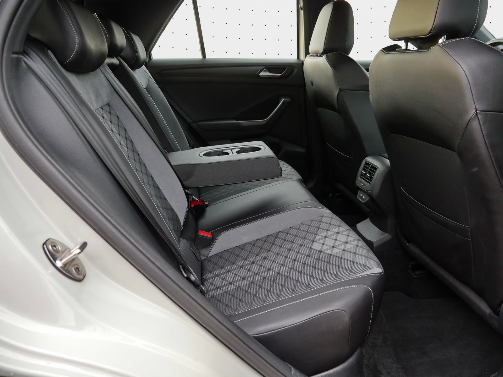 Volkswagen T-Roc - Bild 16