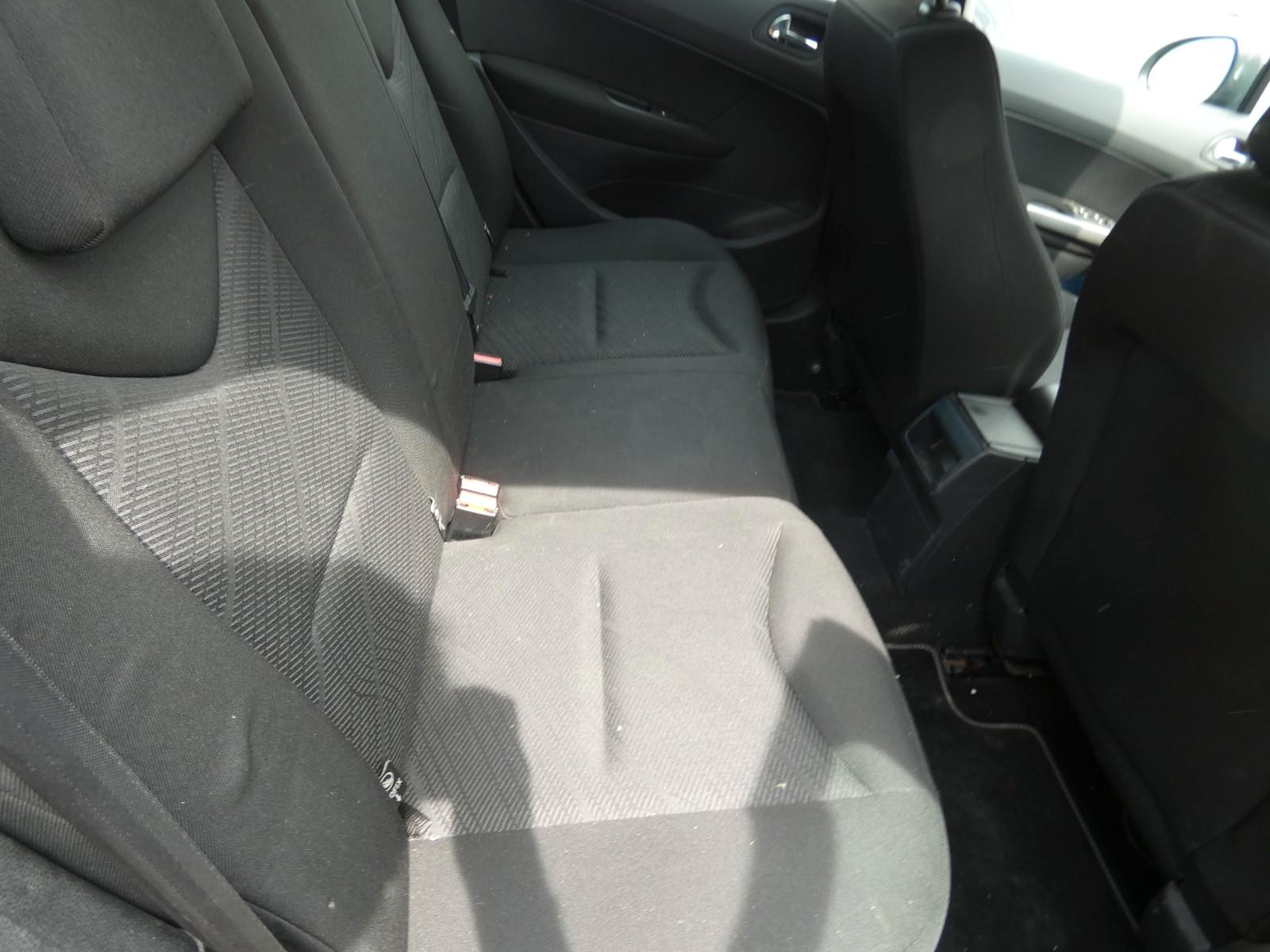 Peugeot 308 2012 — photo 9